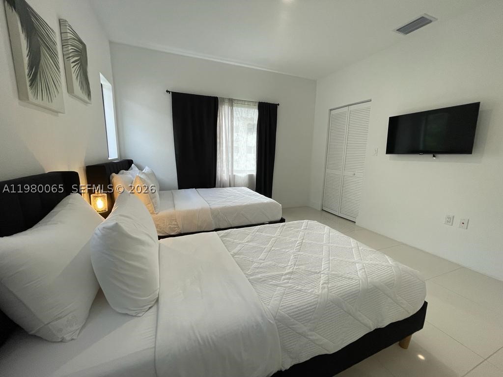 302 NW 11th Ct #302, Florida City FL 33034