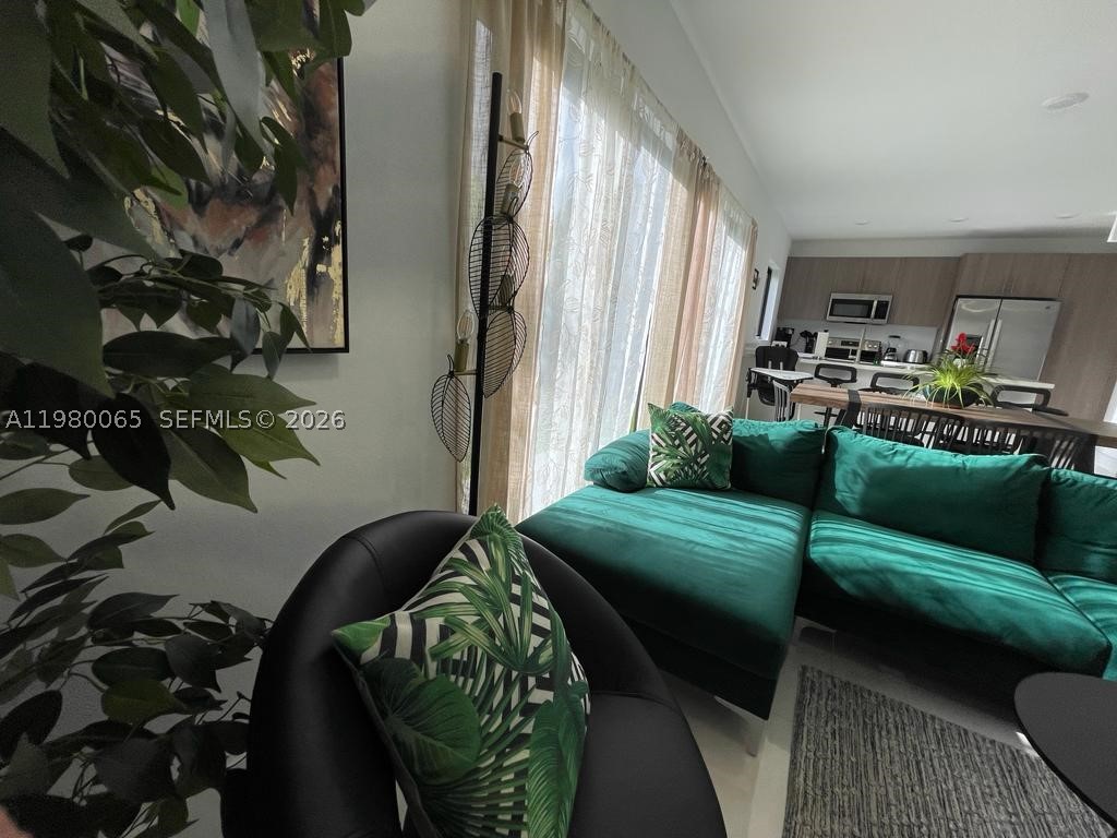 302 NW 11th Ct #302, Florida City FL 33034