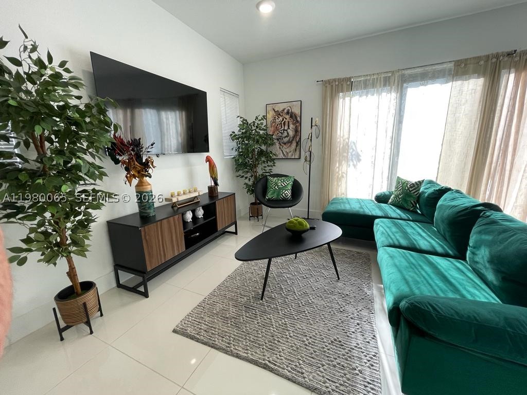 302 NW 11th Ct #302, Florida City FL 33034
