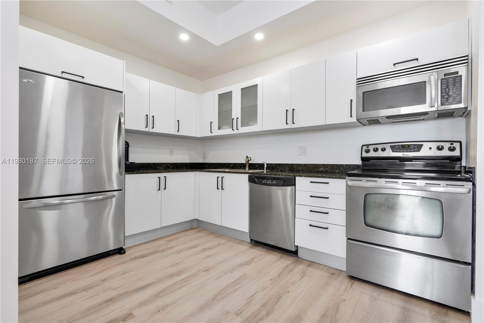 3250 Grand Ave #507, Miami FL 33133