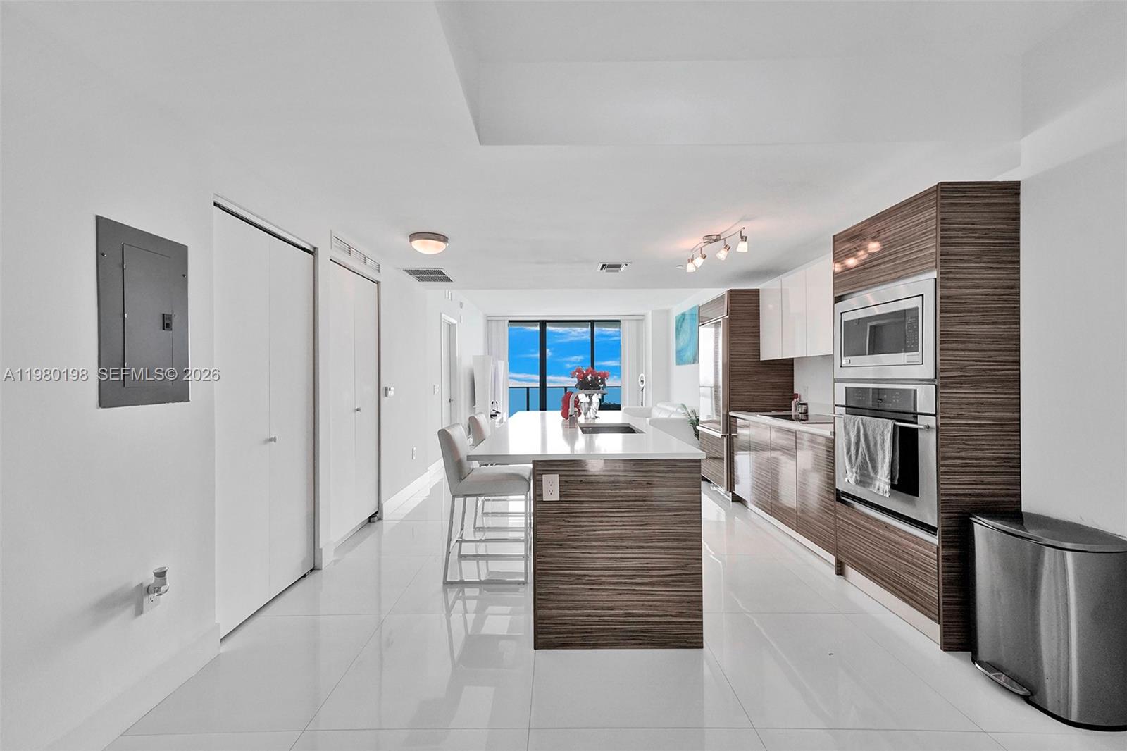 460 NE 28th St #3403, Miami FL 33137
