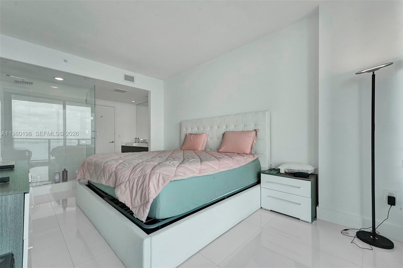 460 NE 28th St #3403, Miami FL 33137