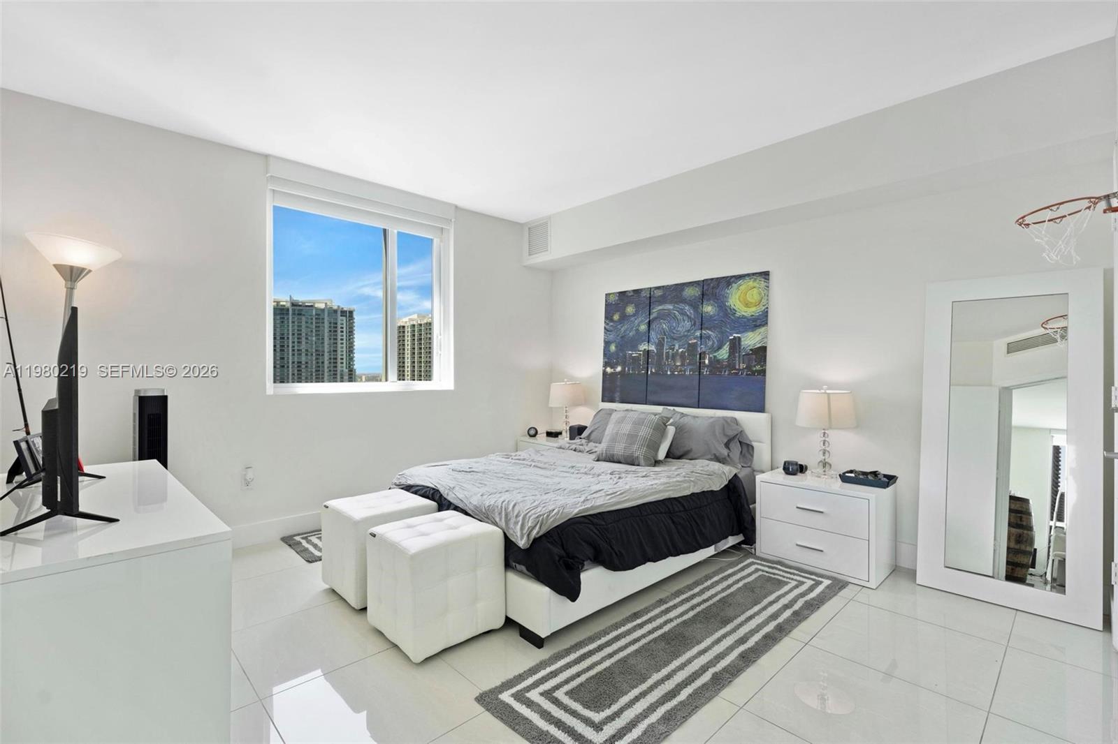55 SE 6th St #3102, Miami FL 33131