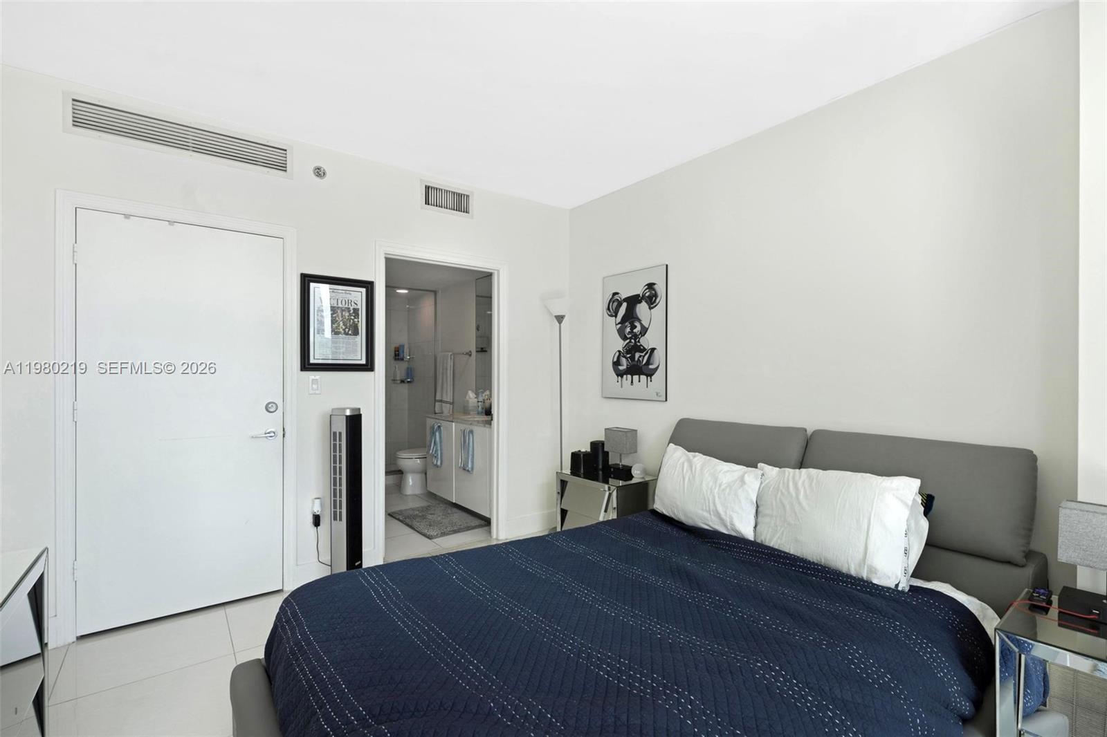 55 SE 6th St #3102, Miami FL 33131