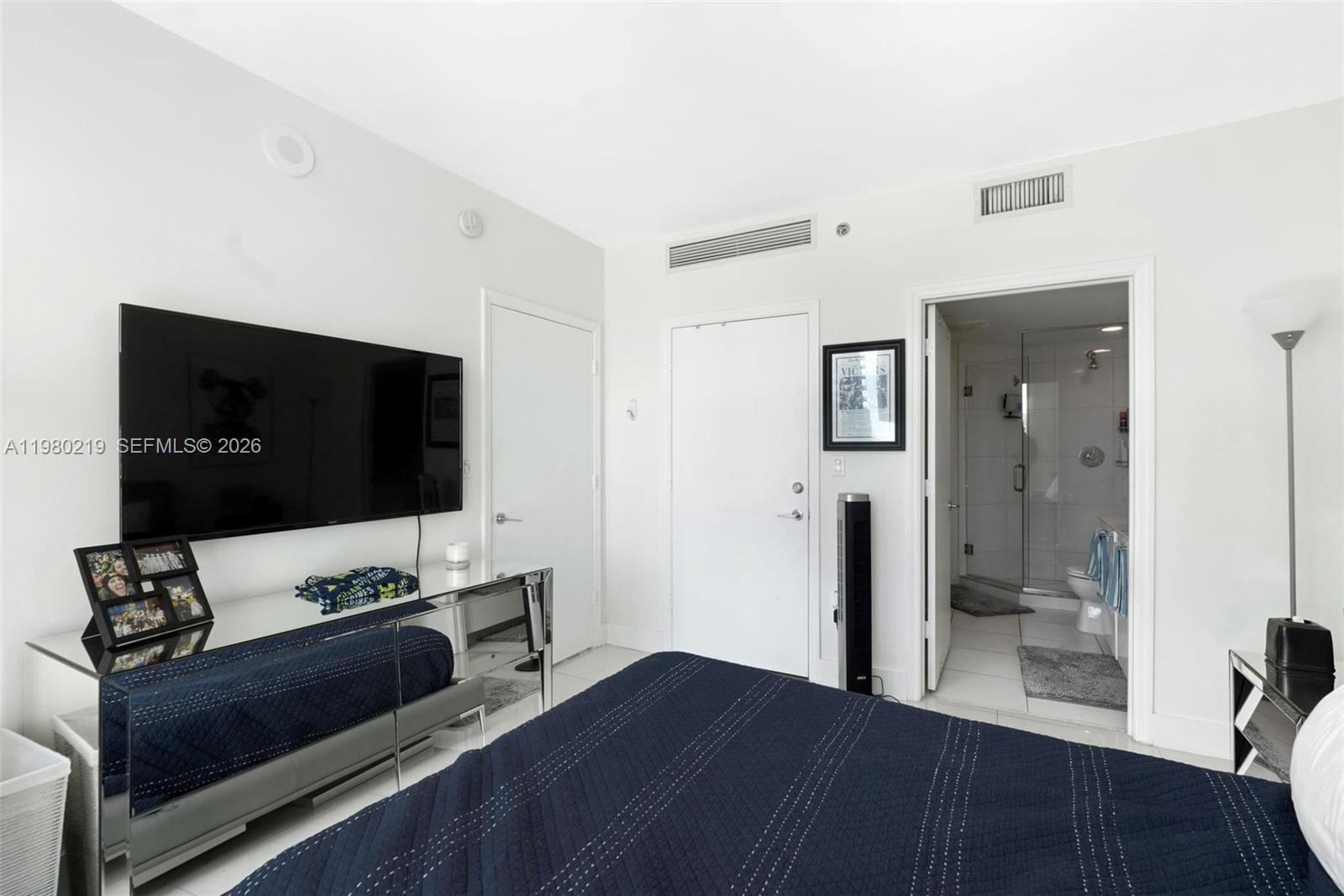 55 SE 6th St #3102, Miami FL 33131
