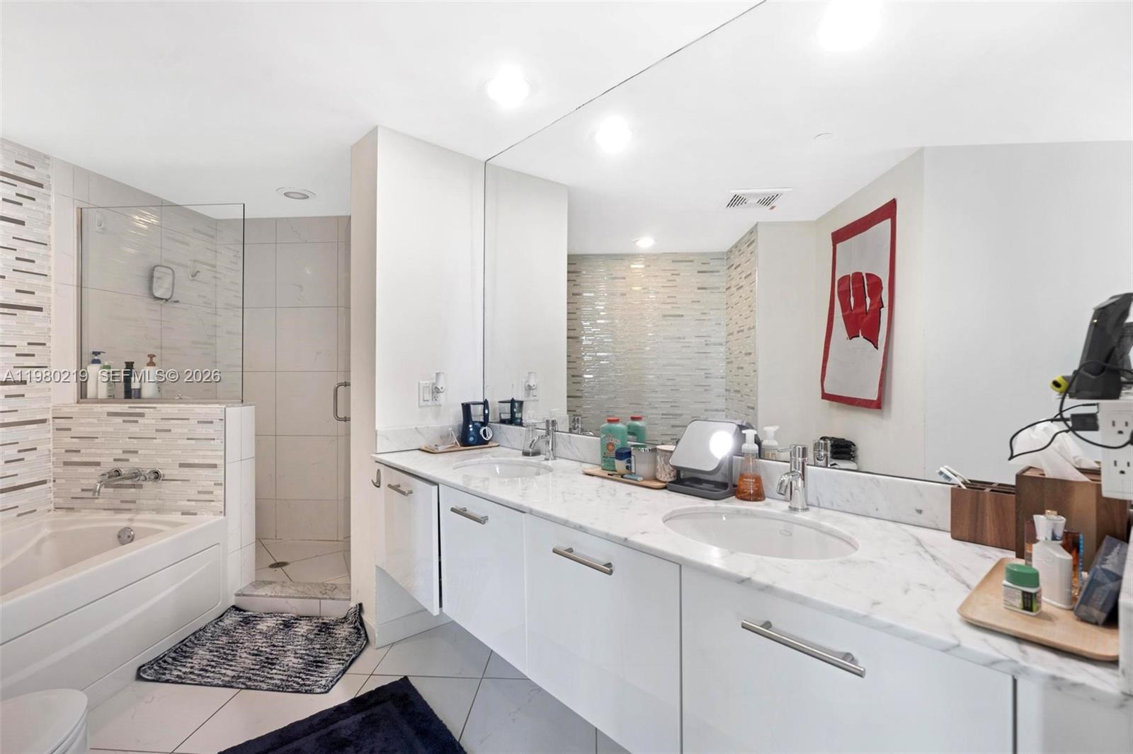 55 SE 6th St #3102, Miami FL 33131