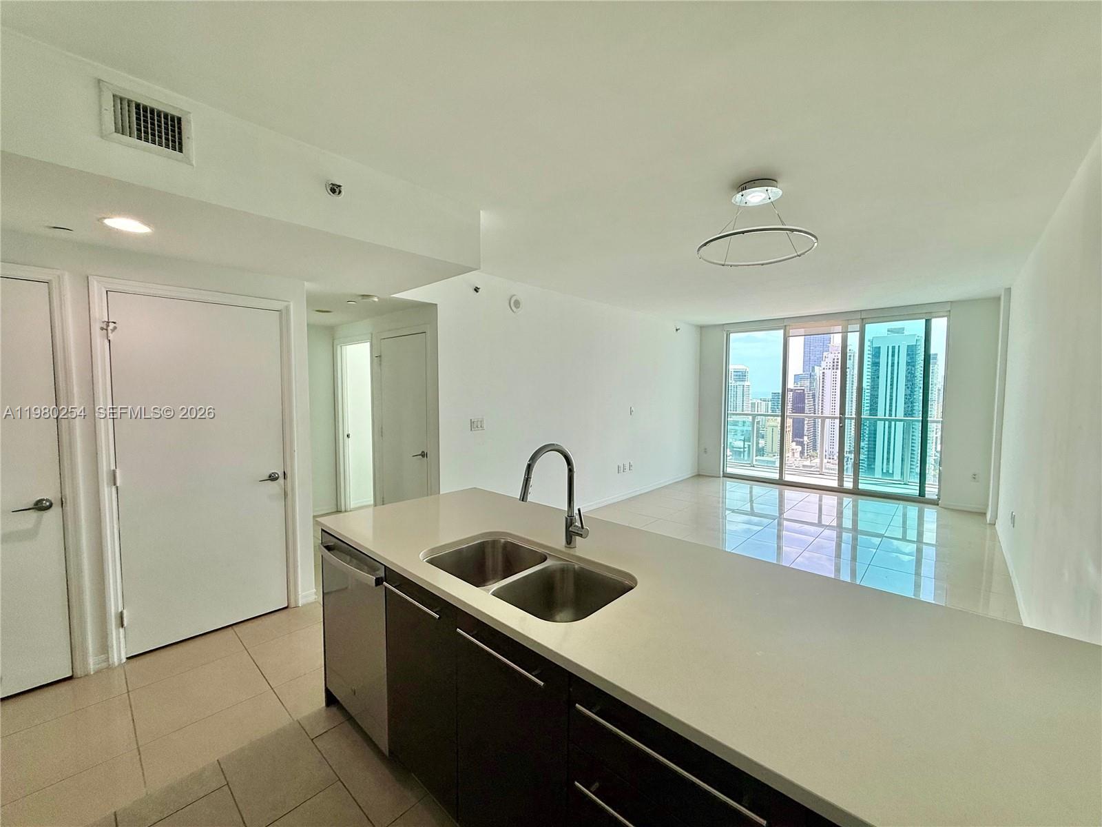 55 SE 6th St #3804, Miami FL 33131