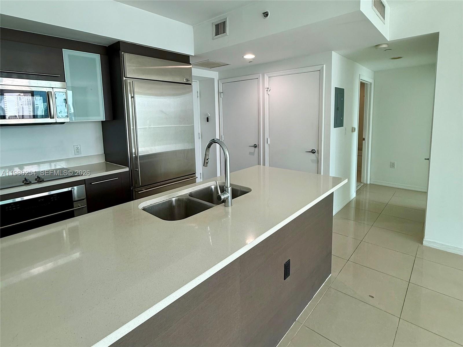 55 SE 6th St #3804, Miami FL 33131