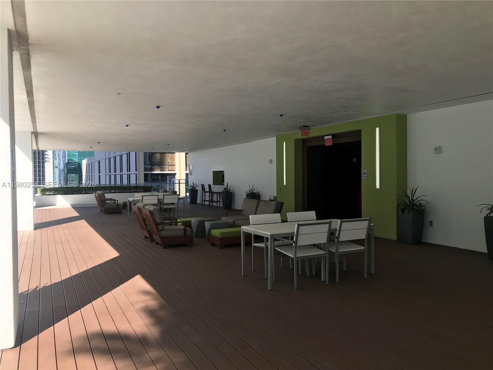 55 SE 6th St #3804, Miami FL 33131