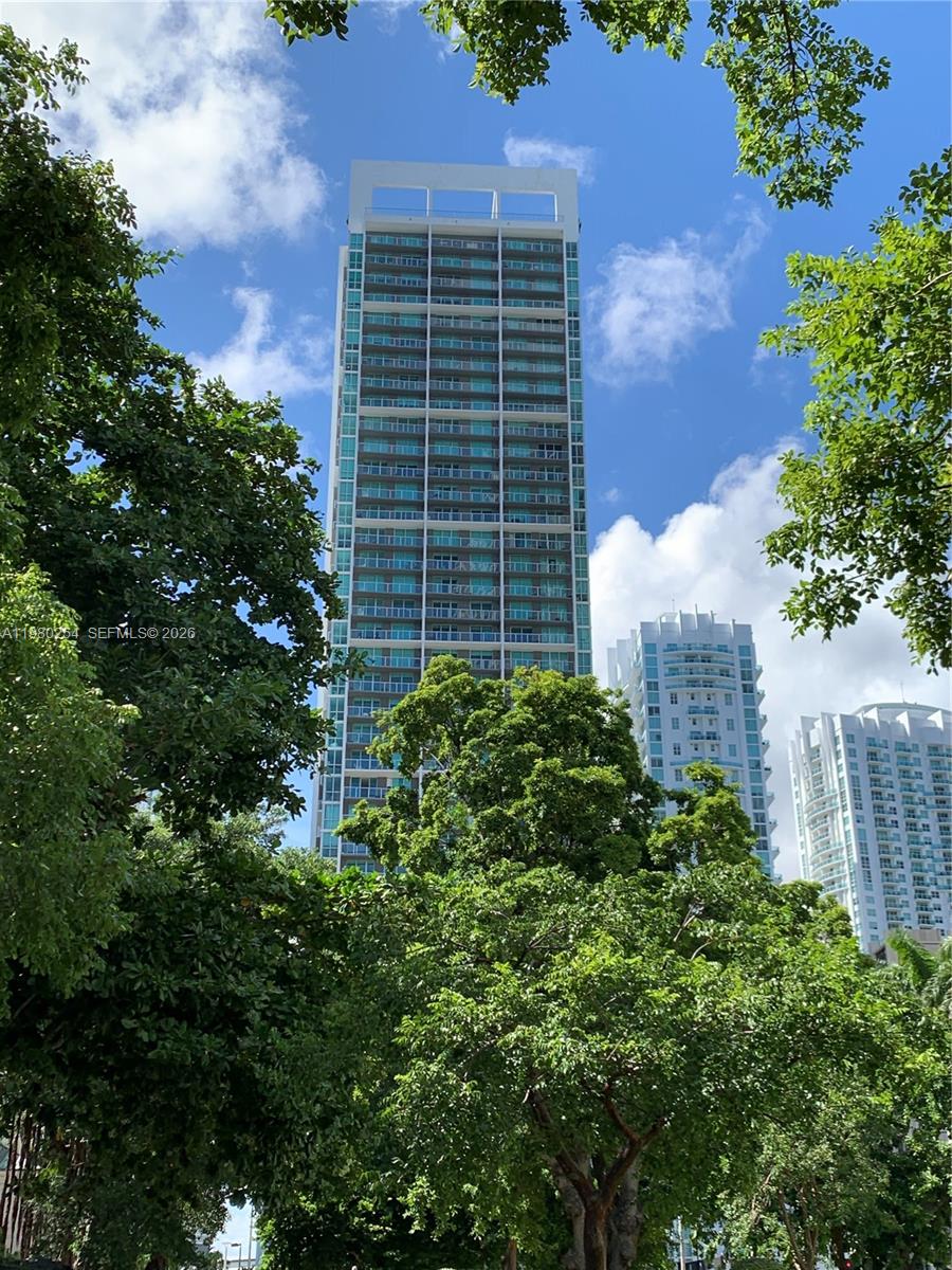 55 SE 6th St #3804, Miami FL 33131