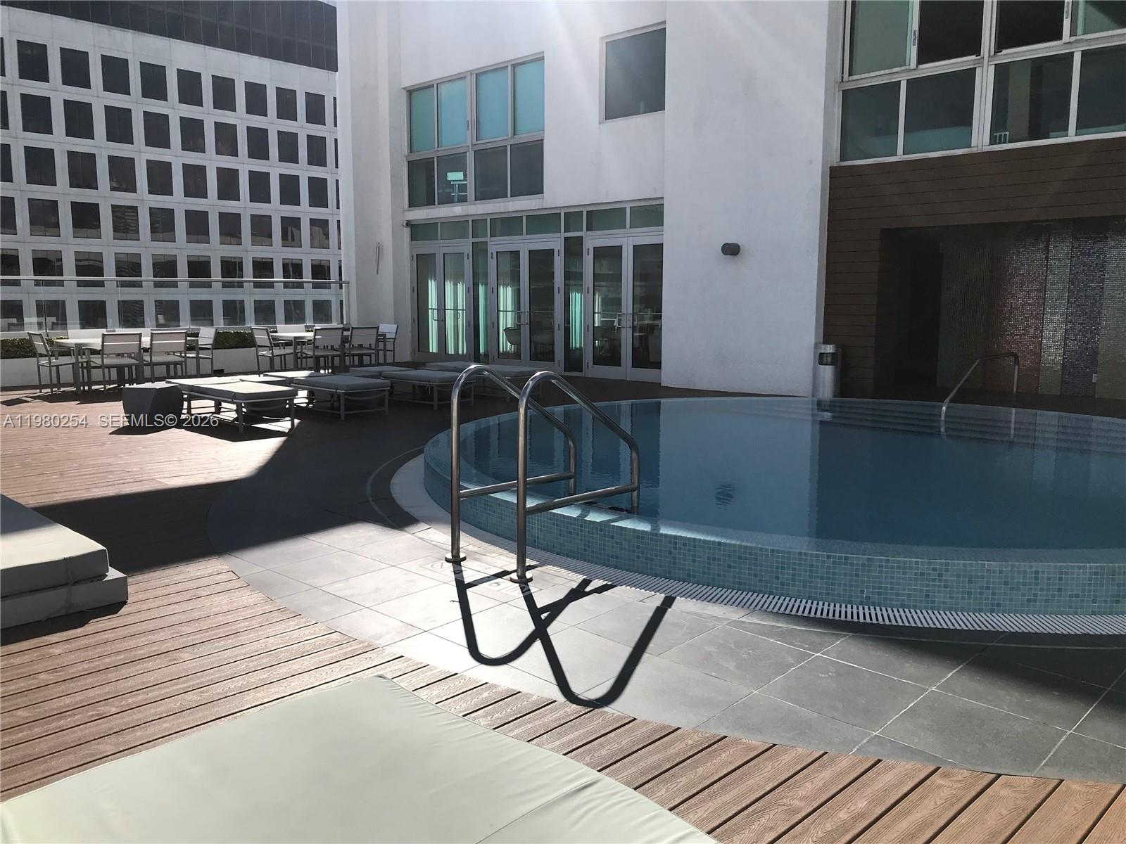 55 SE 6th St #3804, Miami FL 33131