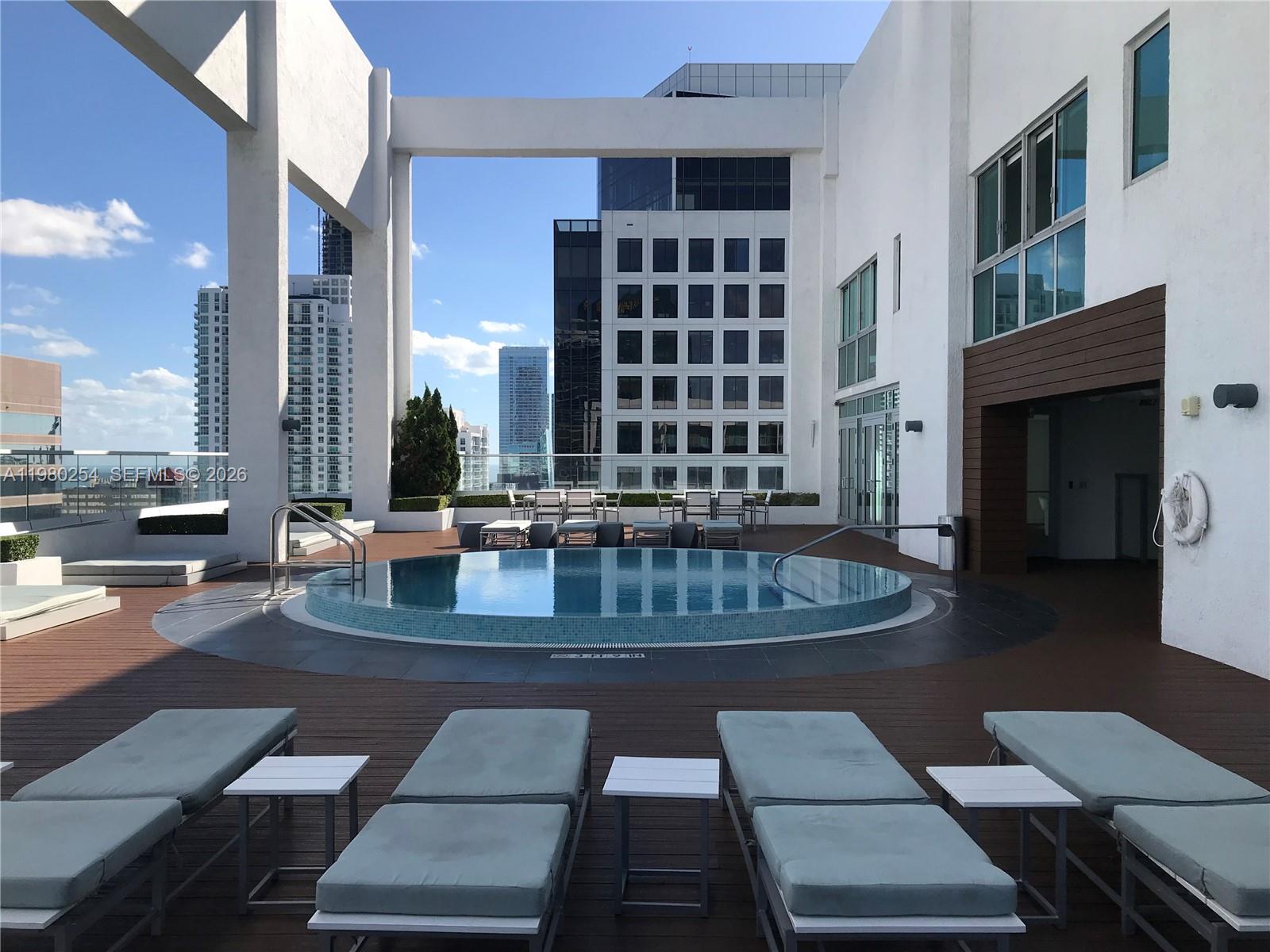 55 SE 6th St #3804, Miami FL 33131