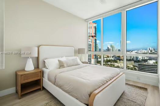 100 S Pointe Dr #1701, Miami Beach FL 33139