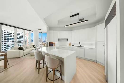 100 S Pointe Dr #1701, Miami Beach FL 33139