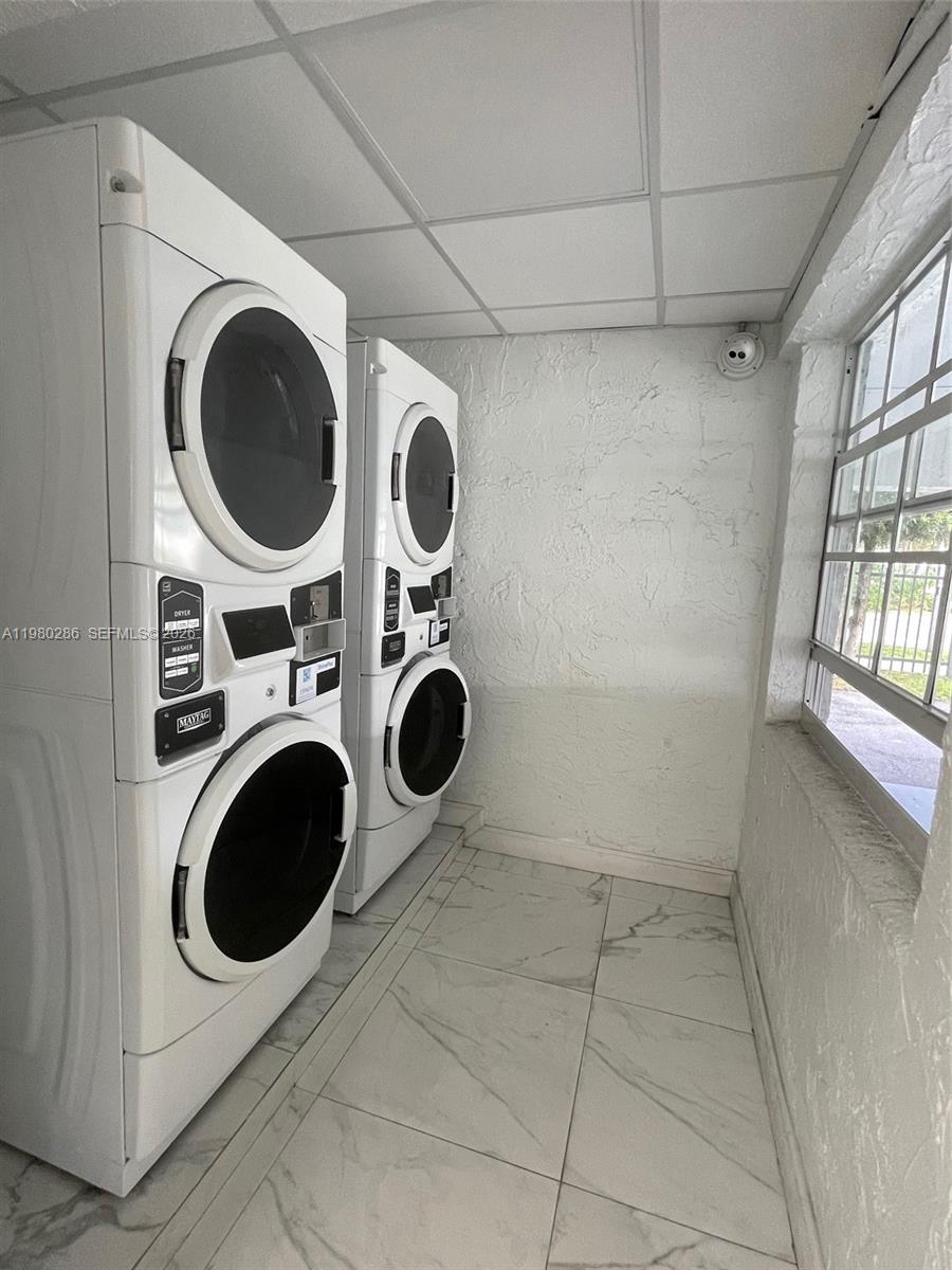 2500 SW 6th St #404, Miami FL 33135