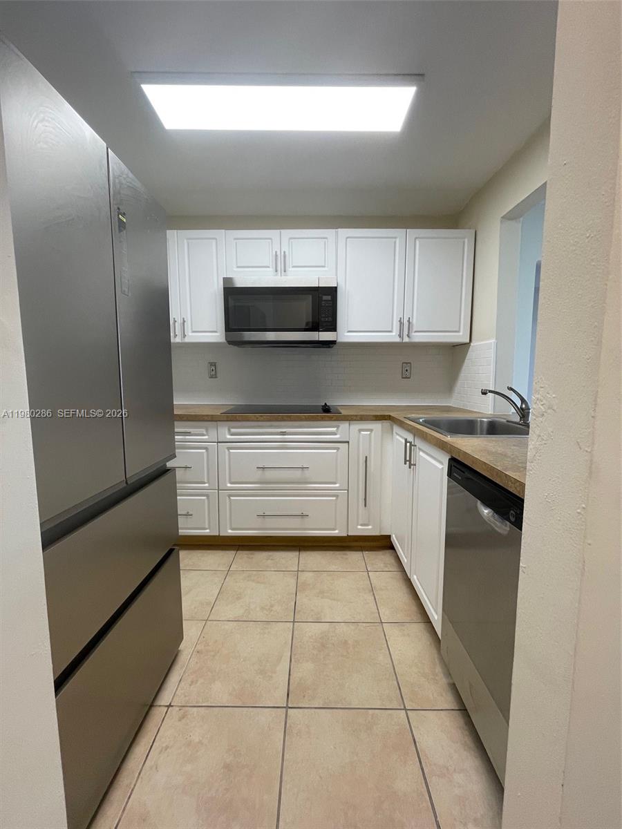2500 SW 6th St #404, Miami FL 33135