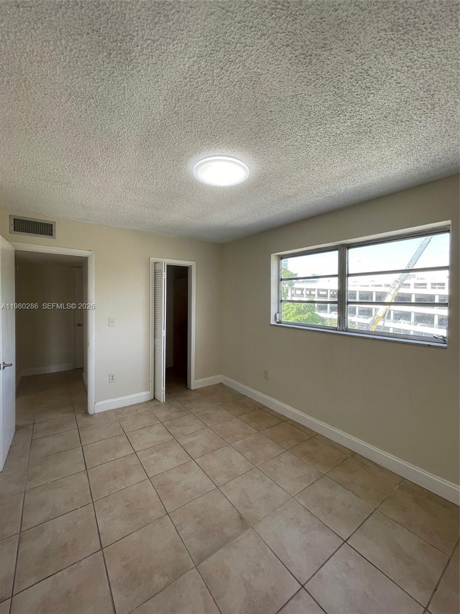 2500 SW 6th St #404, Miami FL 33135