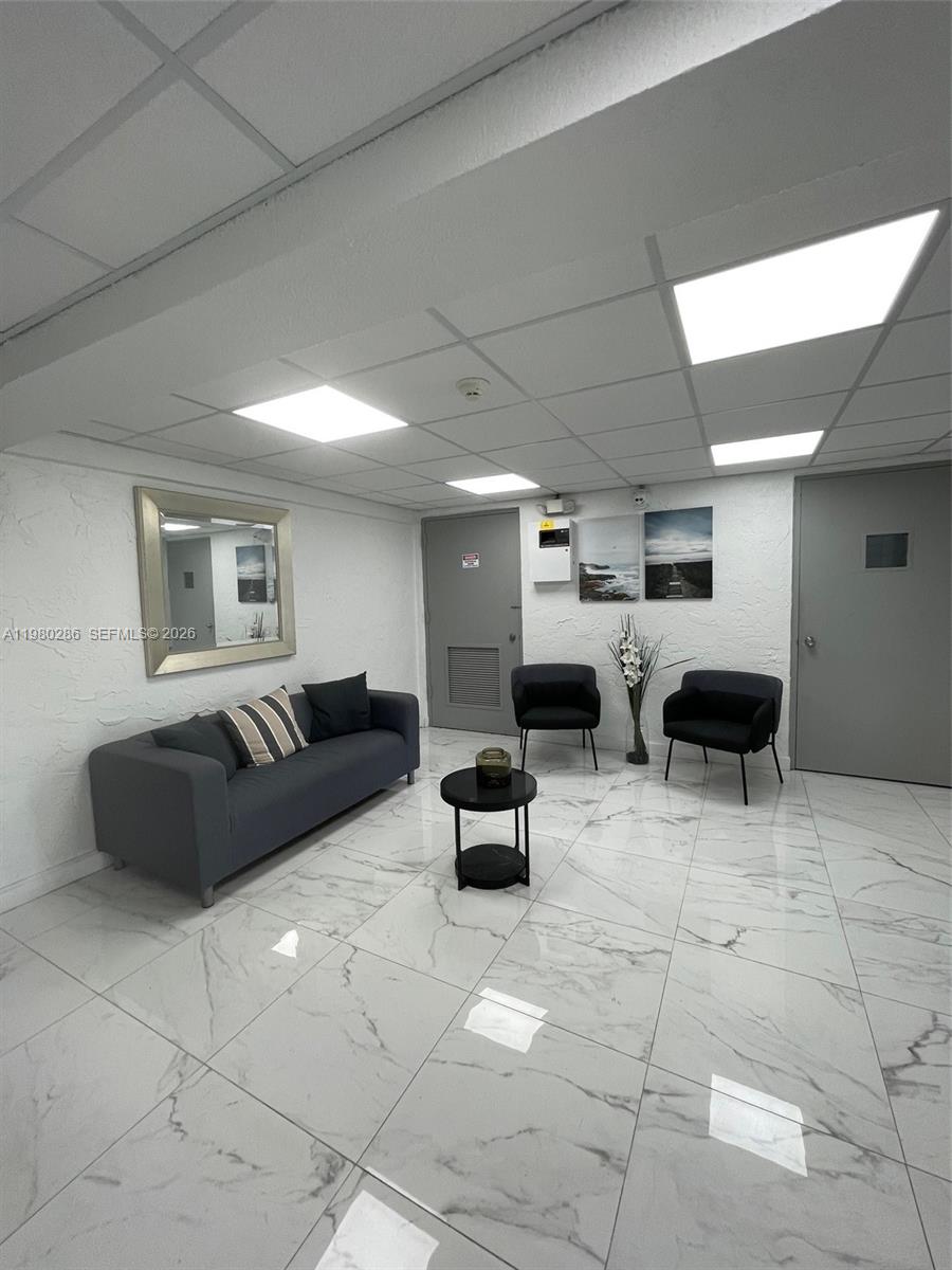 2500 SW 6th St #404, Miami FL 33135