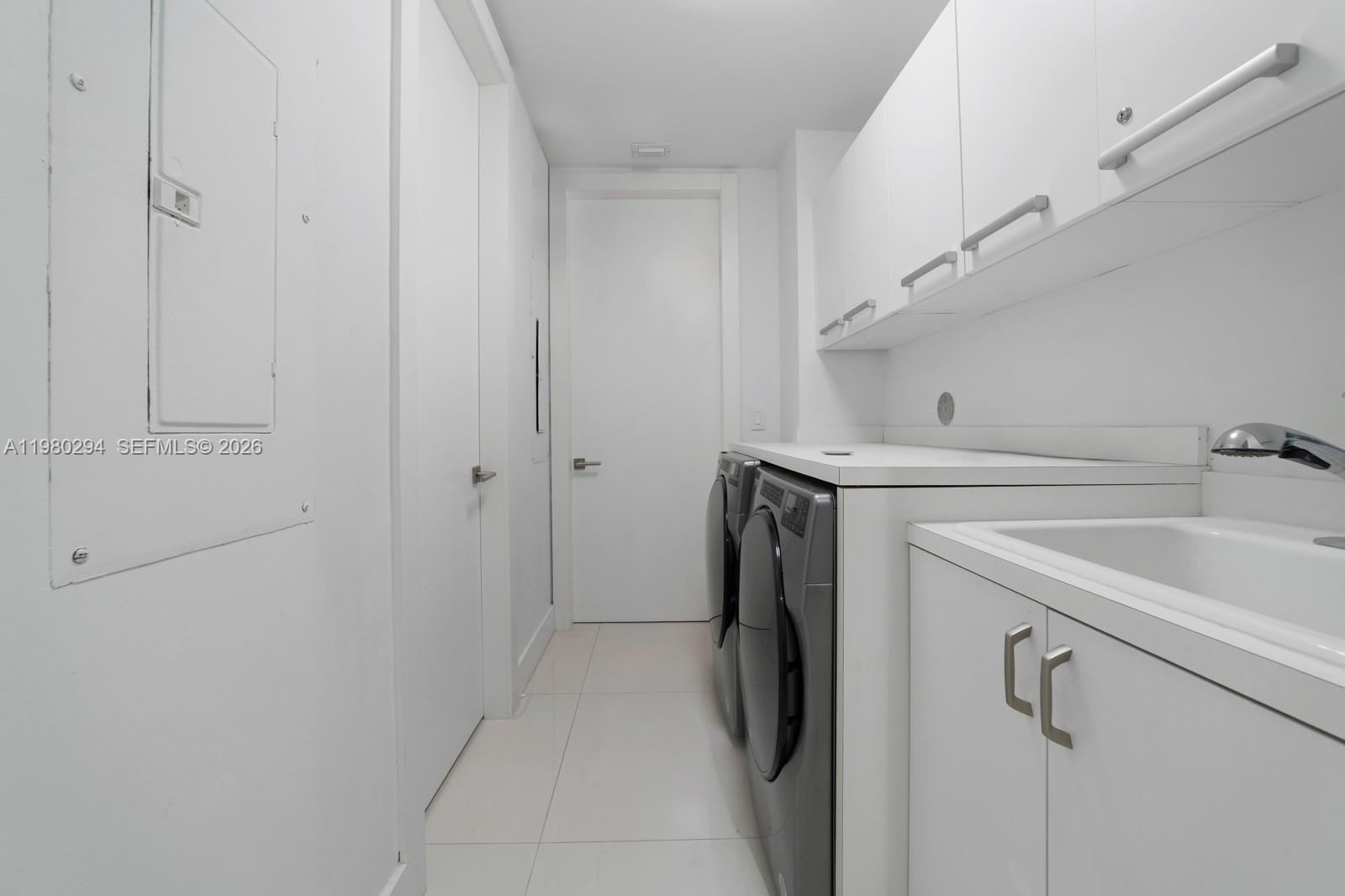 5959 Collins Ave #1606, Miami Beach FL 33140