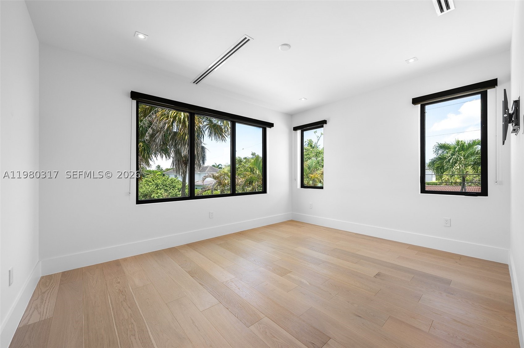 2500 Middle River Dr, Fort Lauderdale FL 33305
