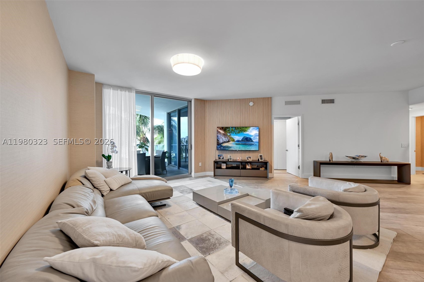 17111 Biscayne Blvd #207, North Miami Beach FL 33160