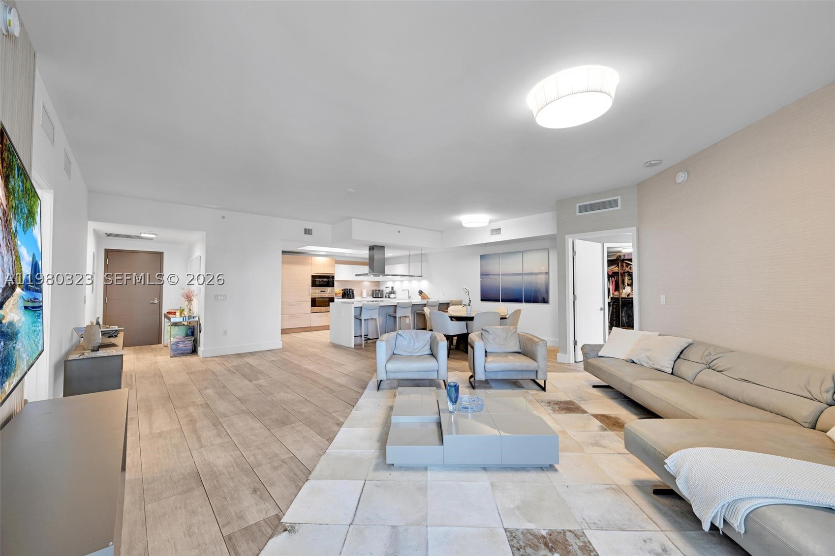 17111 Biscayne Blvd #207, North Miami Beach FL 33160