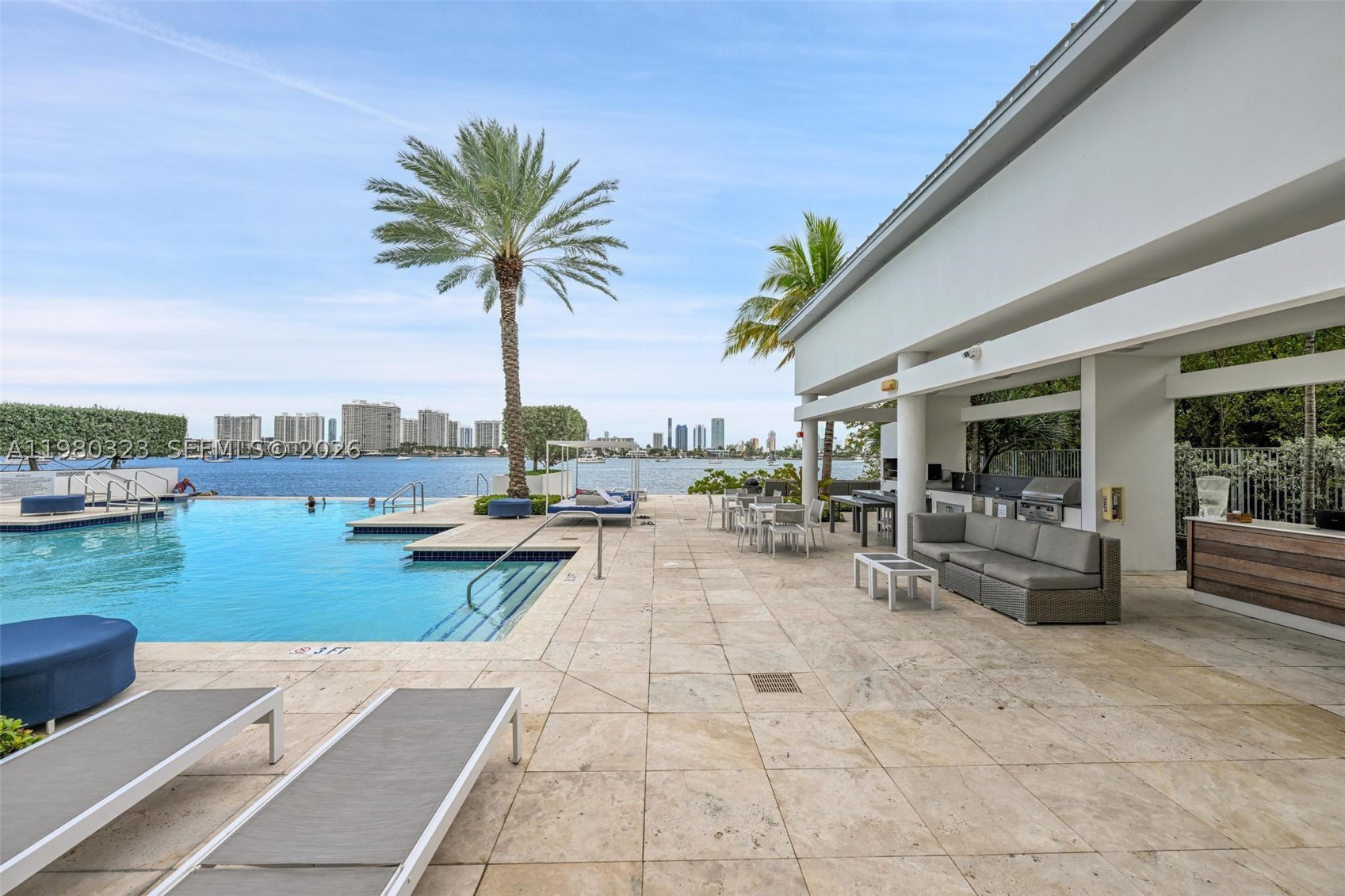 17111 Biscayne Blvd #207, North Miami Beach FL 33160