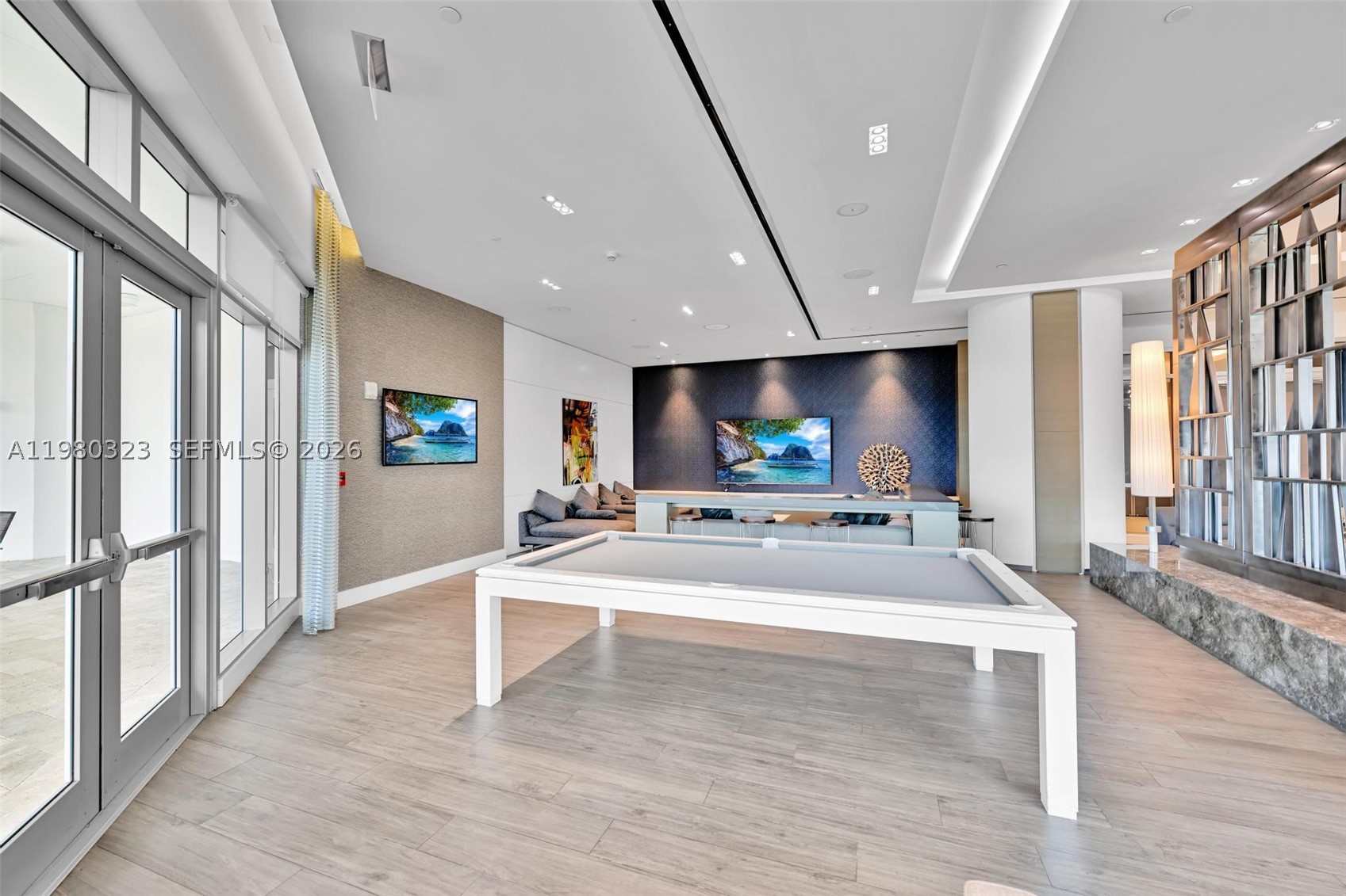 17111 Biscayne Blvd #207, North Miami Beach FL 33160