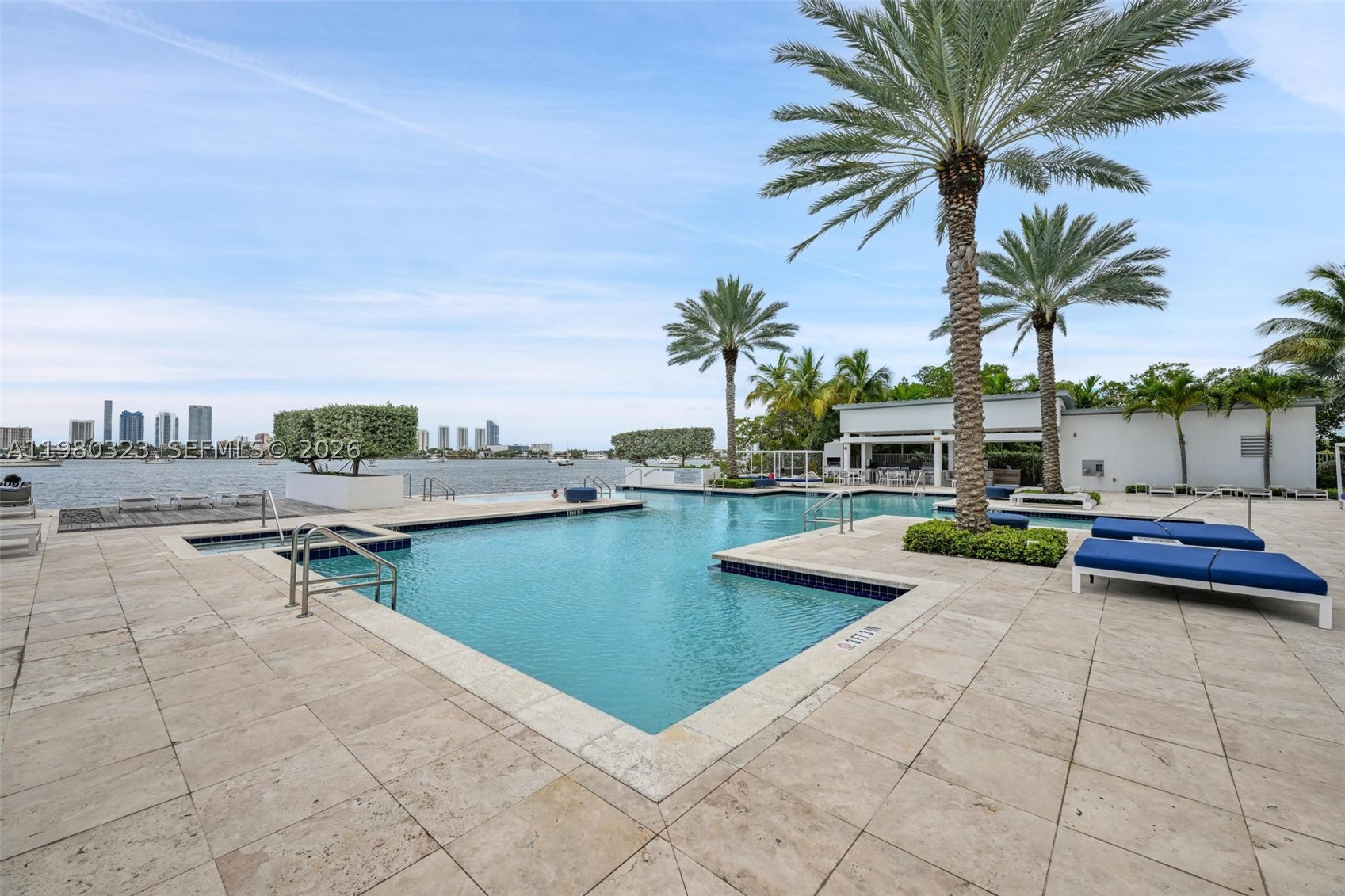 17111 Biscayne Blvd #207, North Miami Beach FL 33160