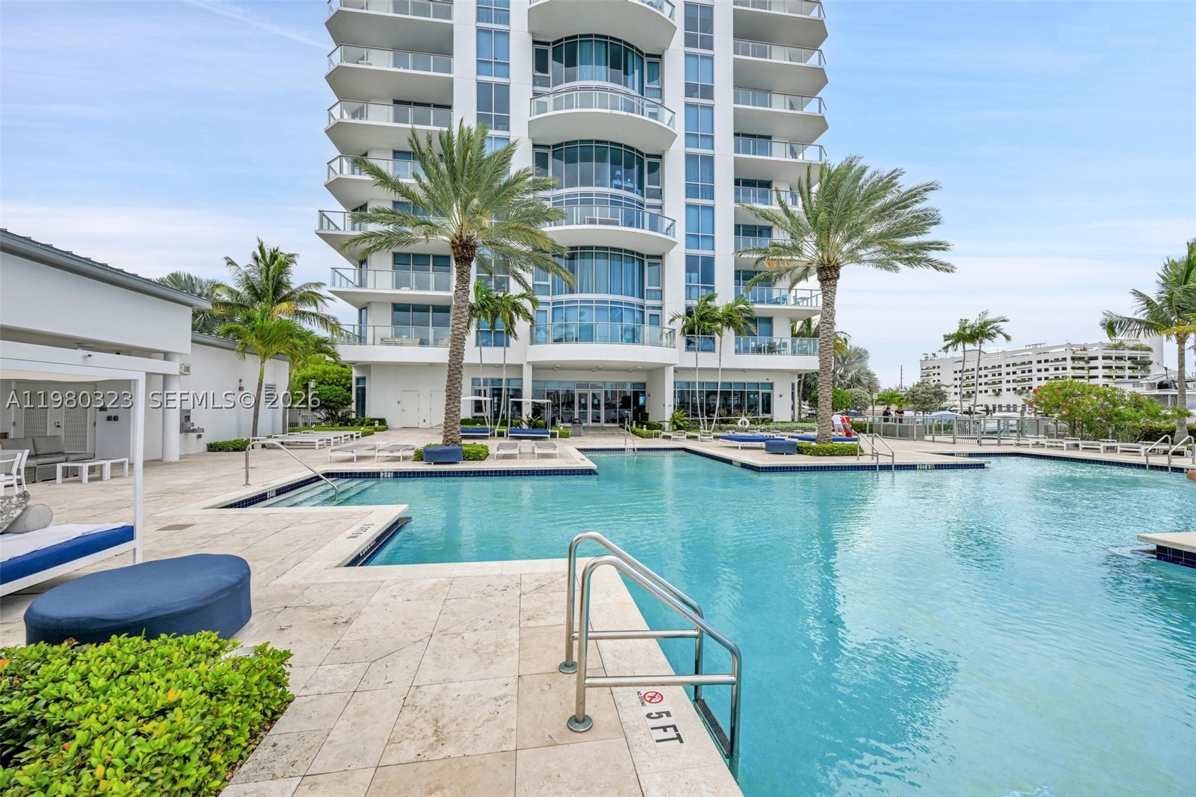 17111 Biscayne Blvd #207, North Miami Beach FL 33160