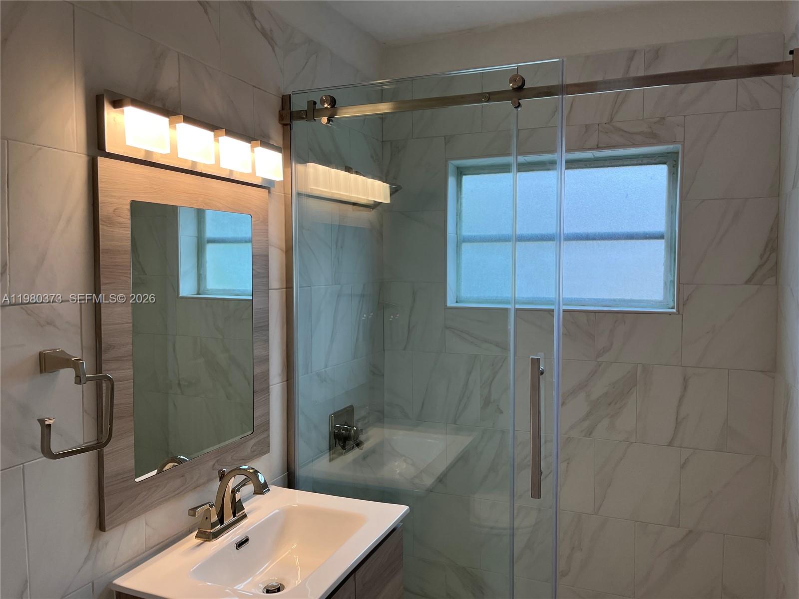 6261 NW 40th St, Virginia Gardens FL 33166