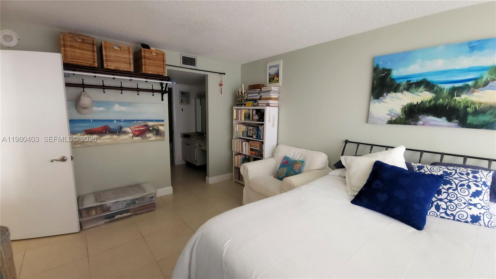 1901 Brickell Ave #B1407, Miami FL 33129
