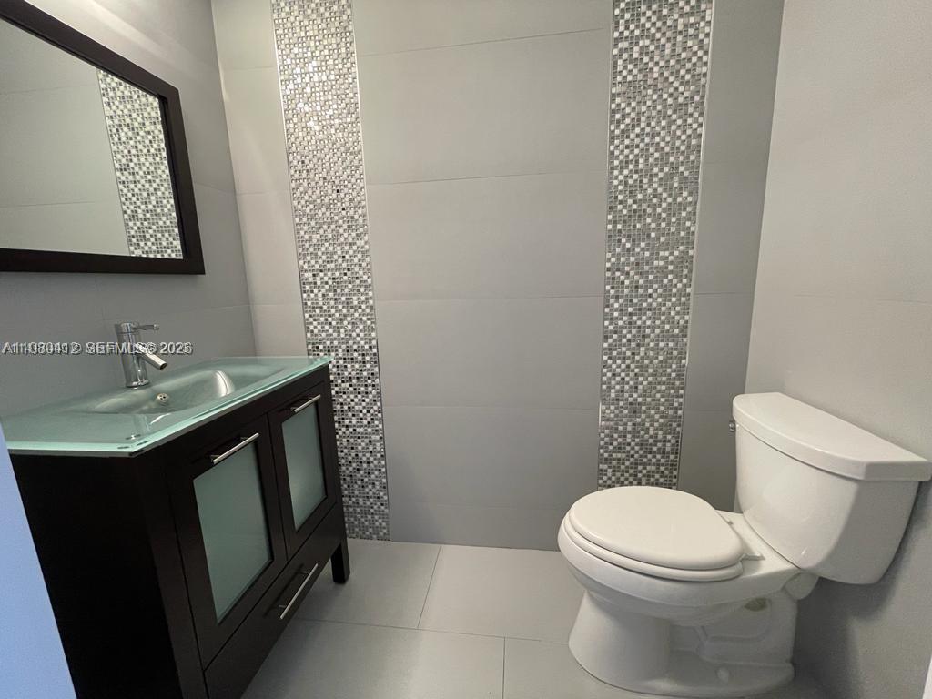 60 SW 13th St #3606, Miami FL 33130