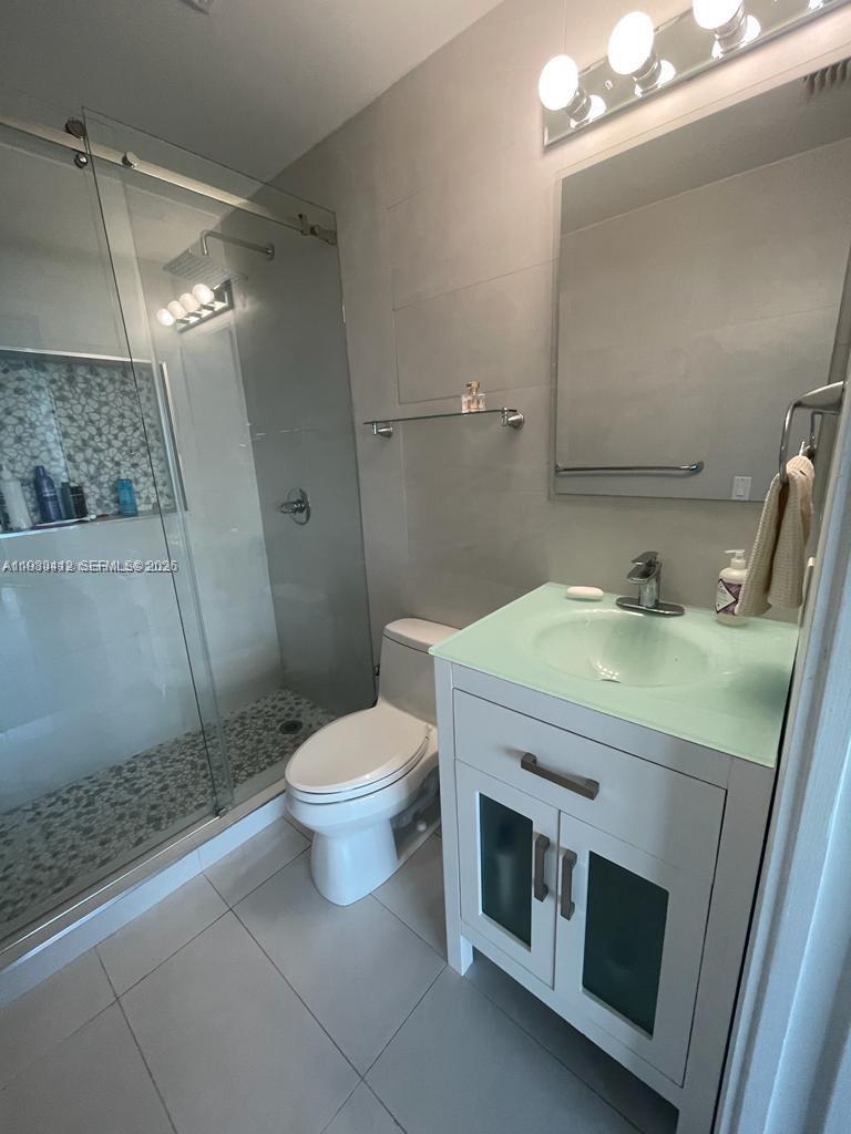 60 SW 13th St #3606, Miami FL 33130