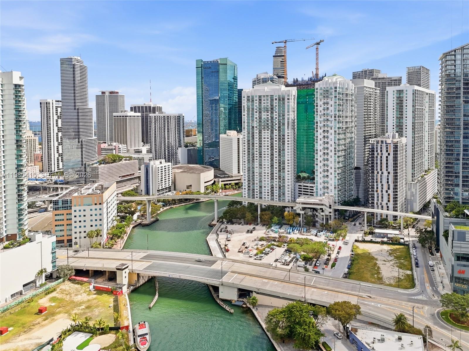41 SE 5th St #2104, Miami FL 33131