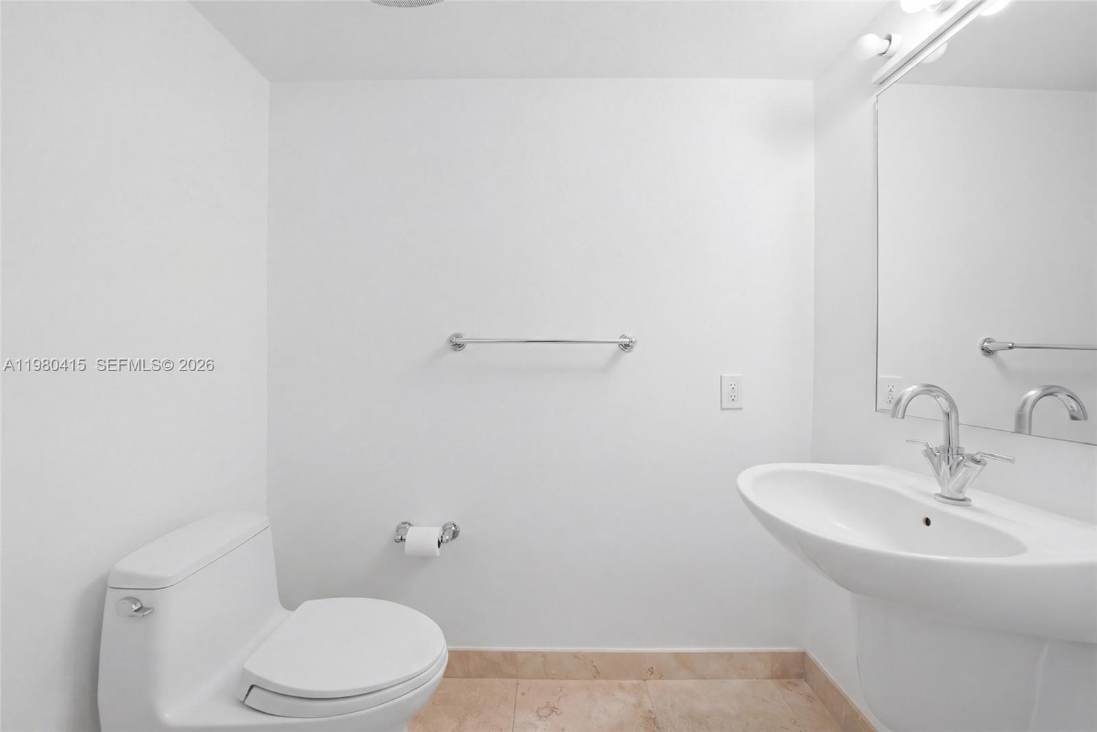 41 SE 5th St #2104, Miami FL 33131