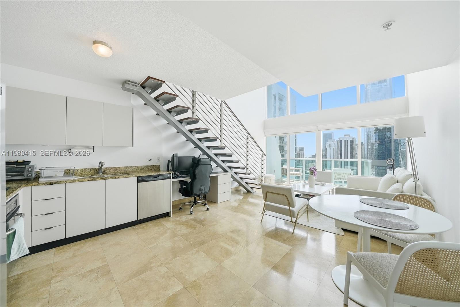 41 SE 5th St #2104, Miami FL 33131