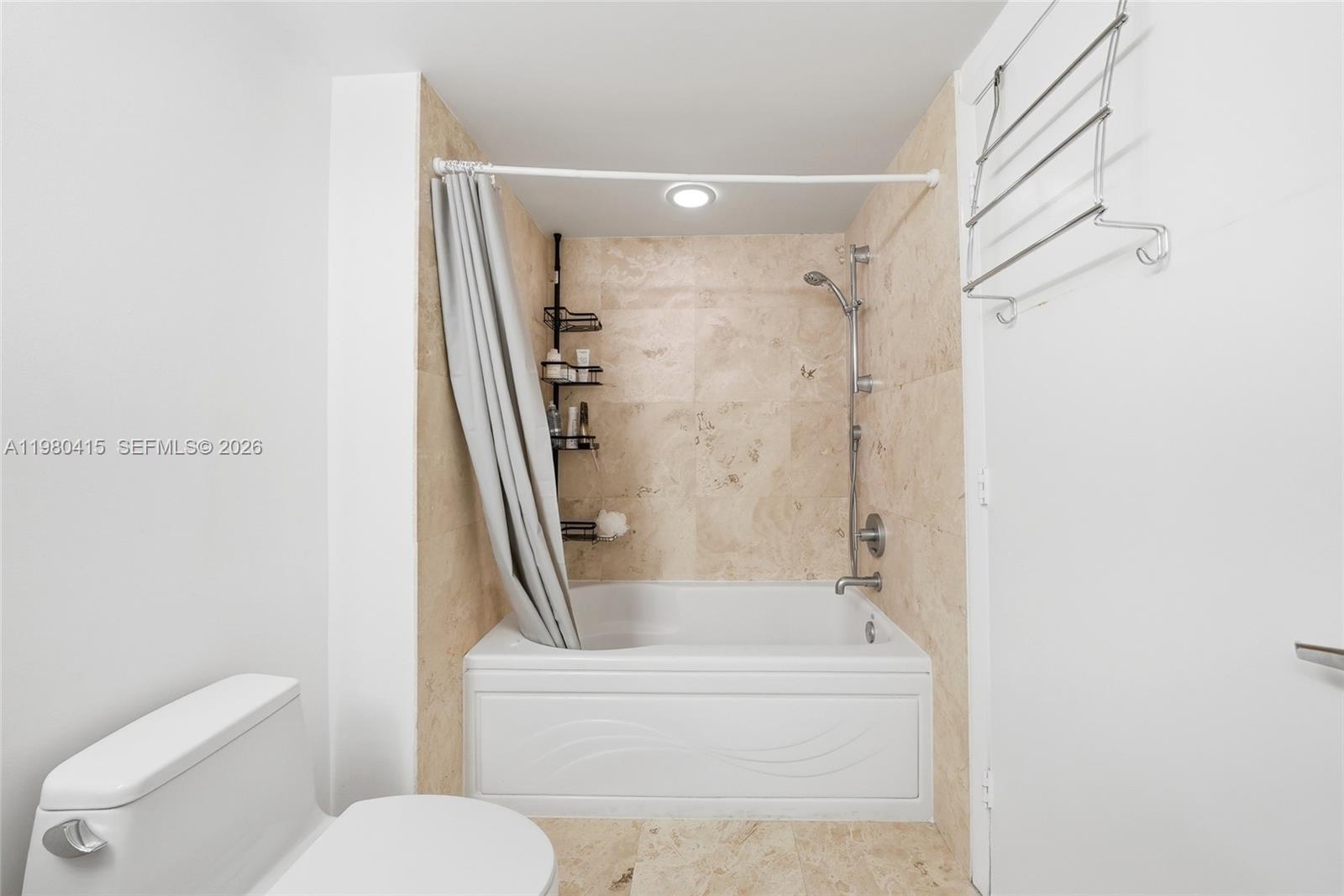 41 SE 5th St #2104, Miami FL 33131