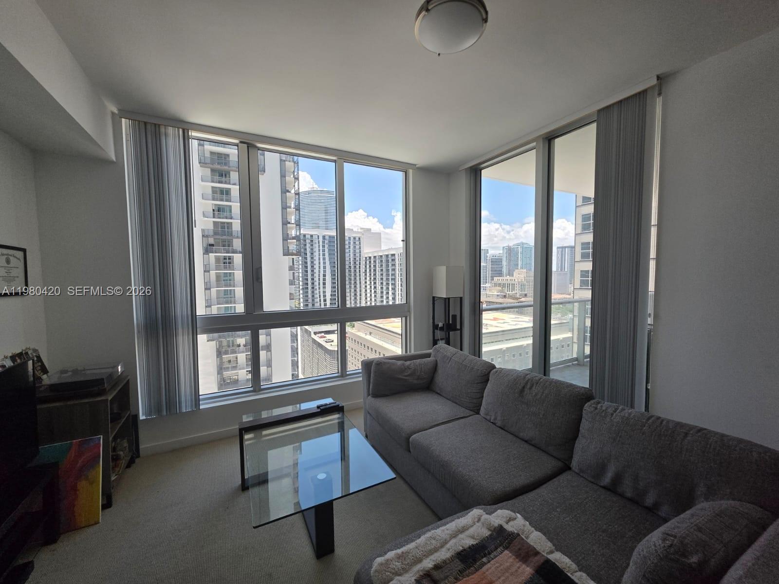 300 S Biscayne Blvd #2311, Miami FL 33131