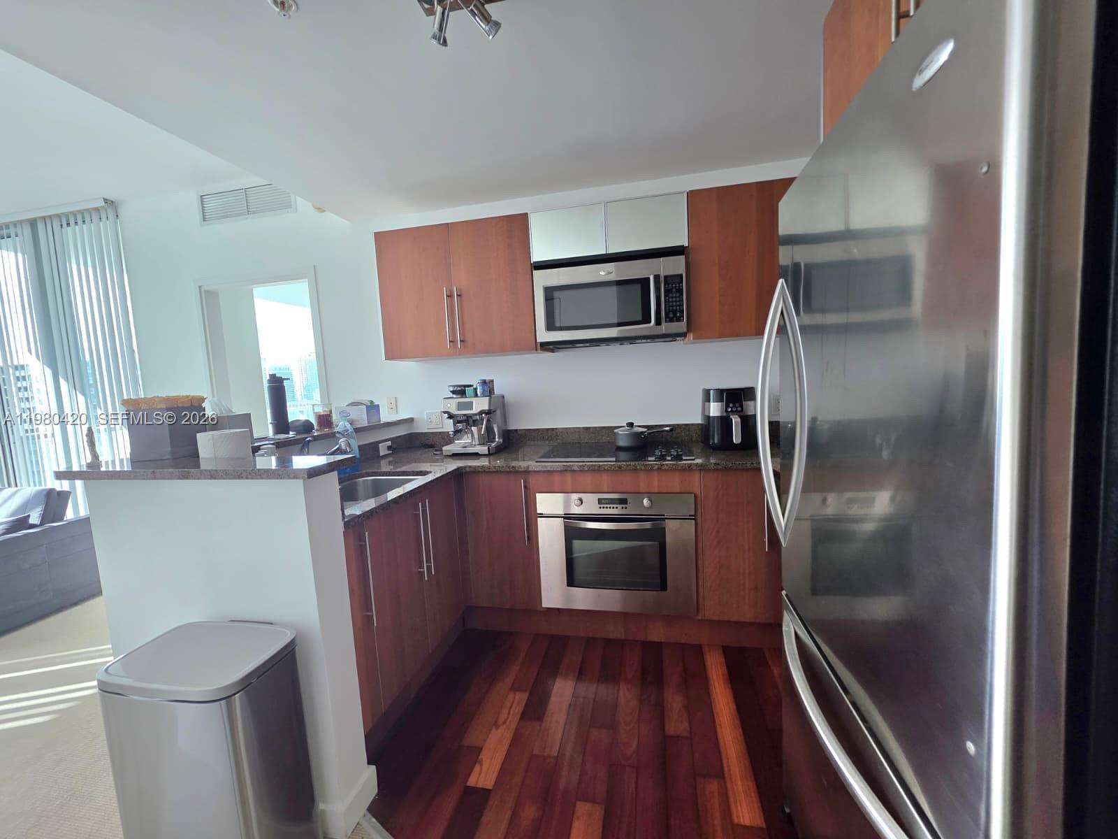 300 S Biscayne Blvd #2311, Miami FL 33131