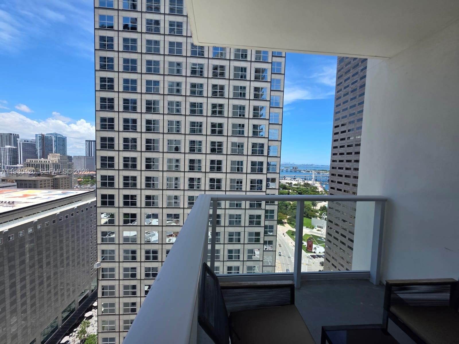 300 S Biscayne Blvd #2311, Miami FL 33131