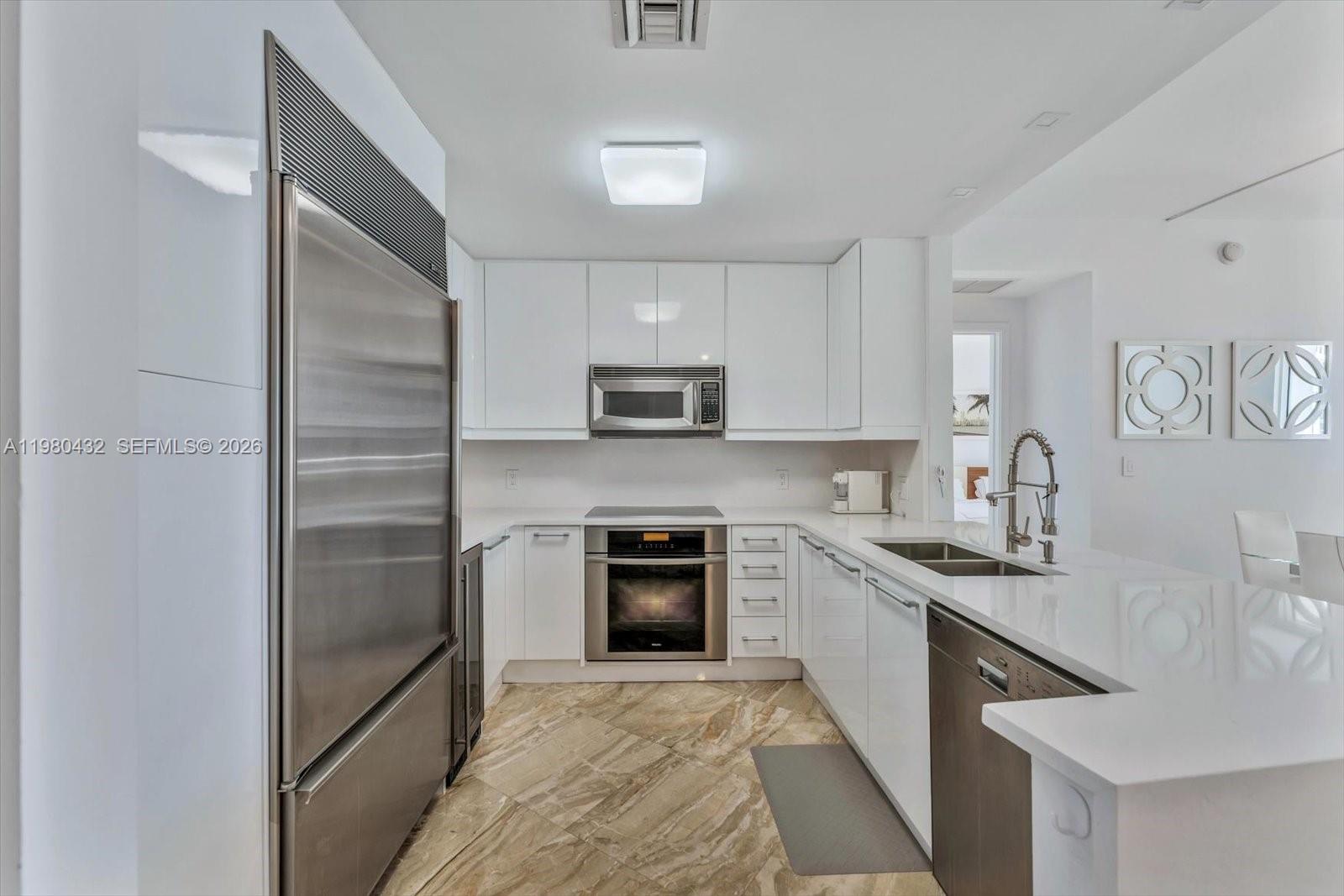 901 Brickell Key Blvd #1409, Miami FL 33131