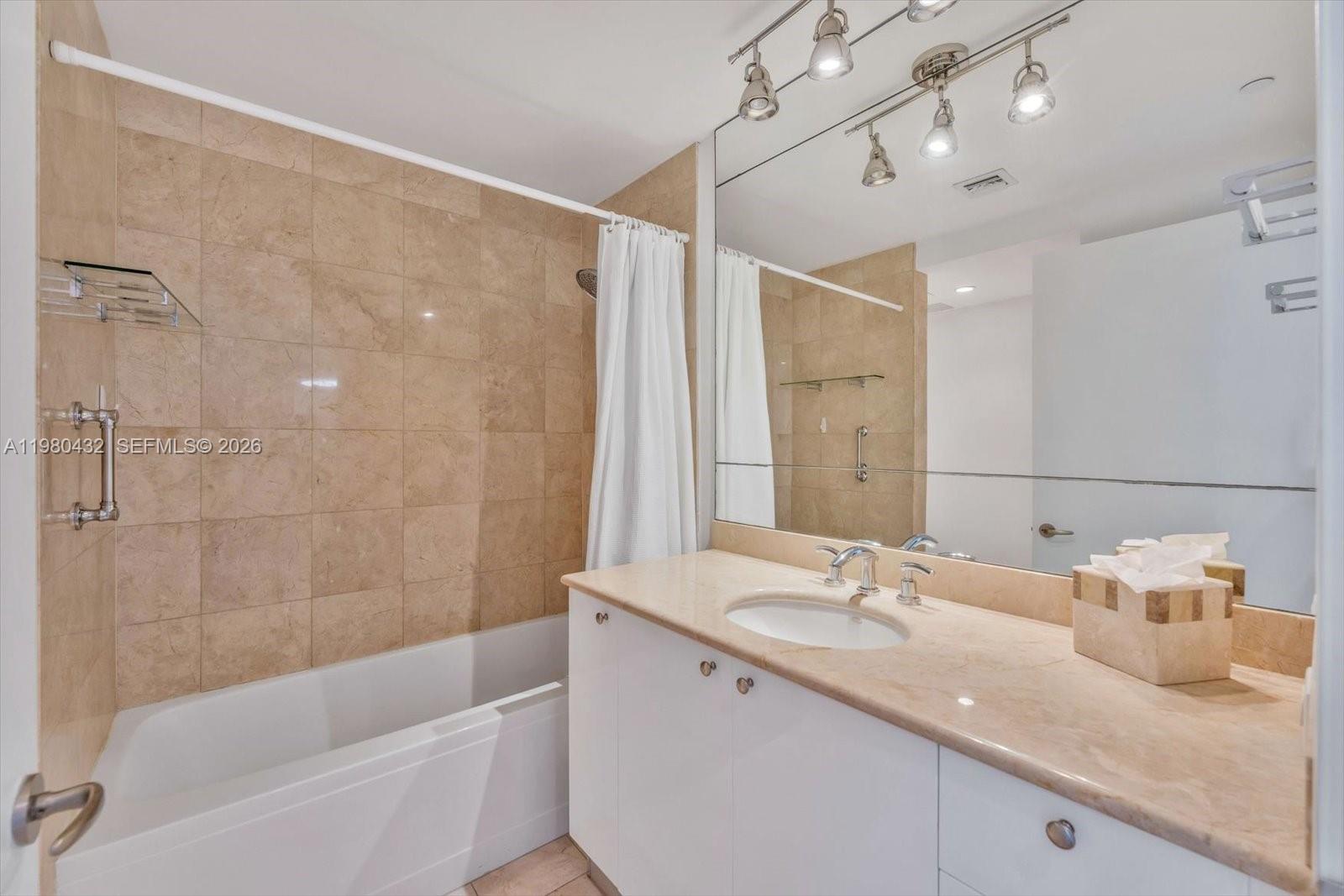 901 Brickell Key Blvd #1409, Miami FL 33131