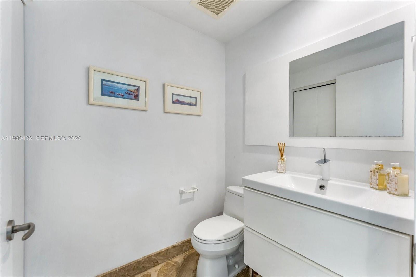 901 Brickell Key Blvd #1409, Miami FL 33131