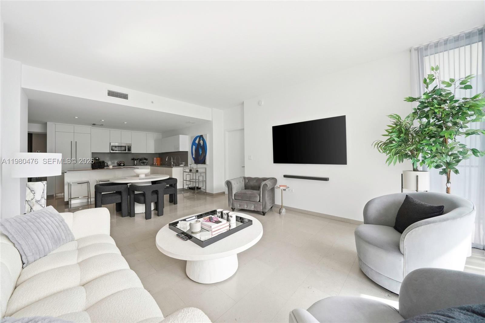 88 SW 7th St #1010, Miami FL 33130