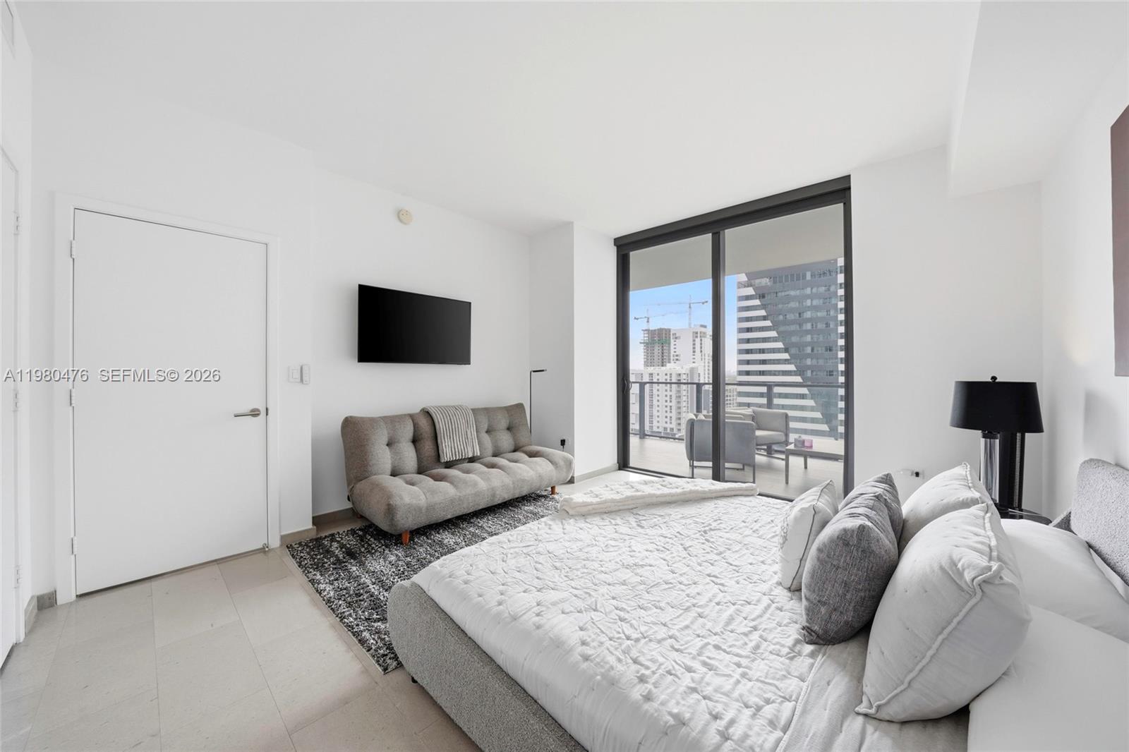 88 SW 7th St #1010, Miami FL 33130