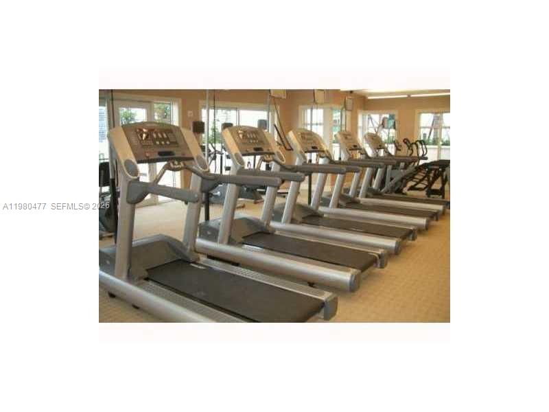 19900 E Country Club Dr #806, Aventura FL 33180