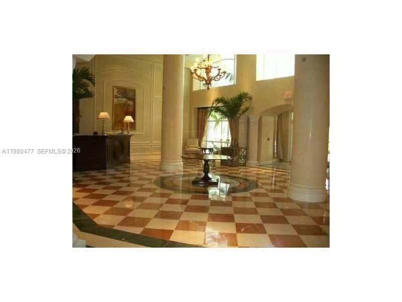 19900 E Country Club Dr #806, Aventura FL 33180