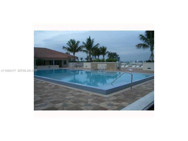 19900 E Country Club Dr #806, Aventura FL 33180