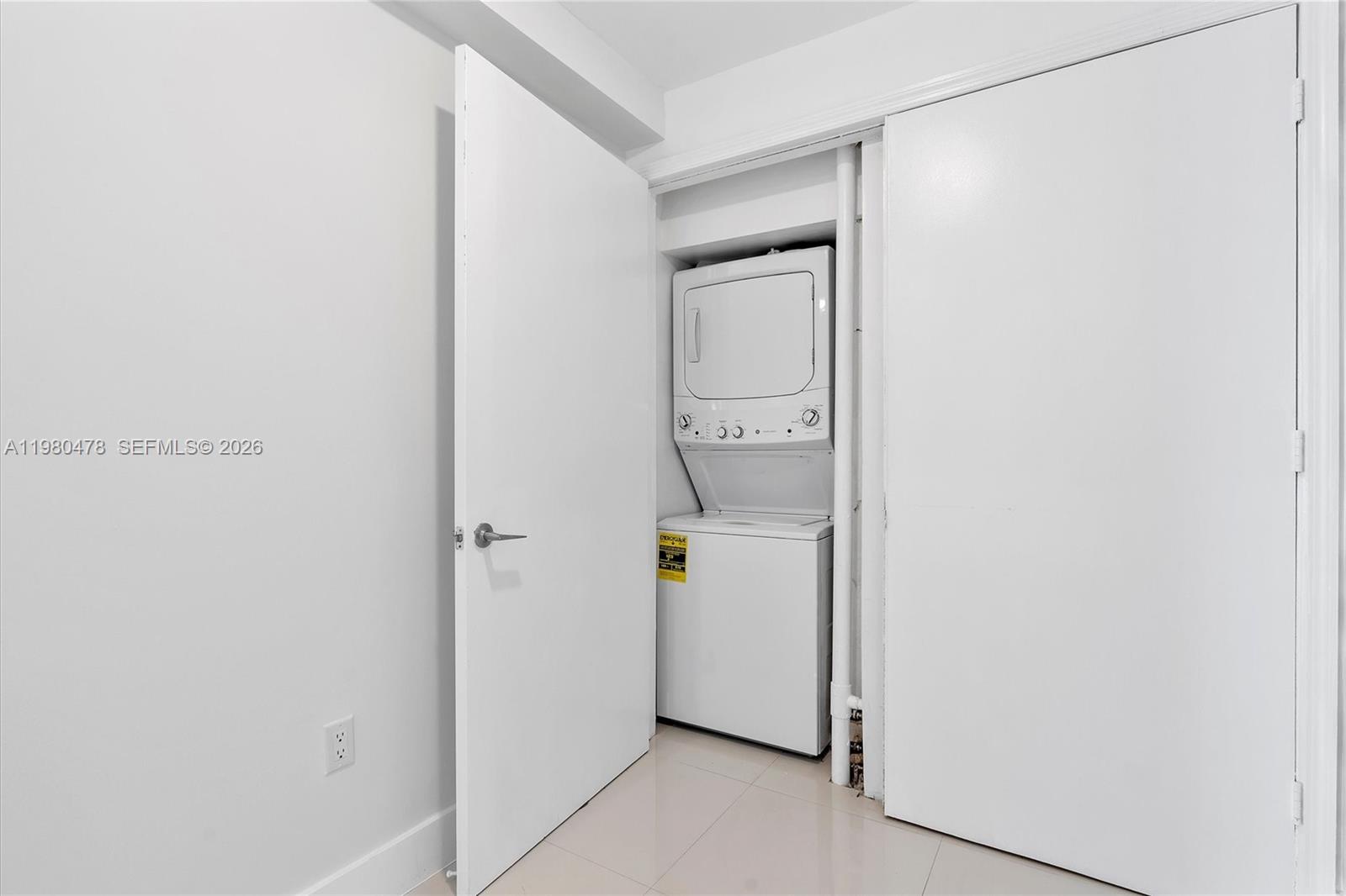 500 Brickell Ave #4101, Miami FL 33131